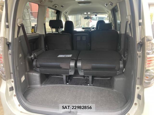 Toyota VOXY 2008-03 8369691-14