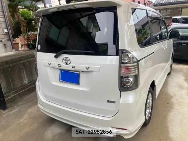 Toyota VOXY 2008-03 8369691-2