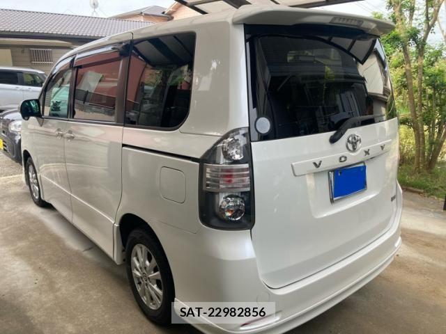 Toyota VOXY 2008-03 8369691-3