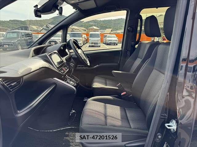 Toyota VOXY 2018-11 8369668-17