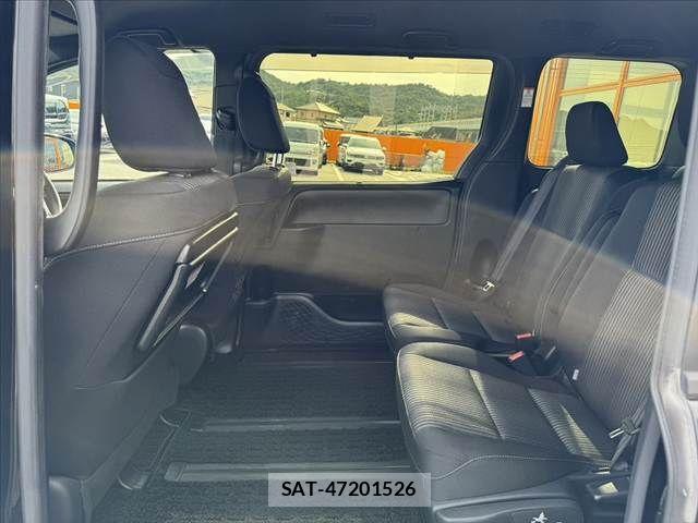 Toyota VOXY 2018-11 8369668-18