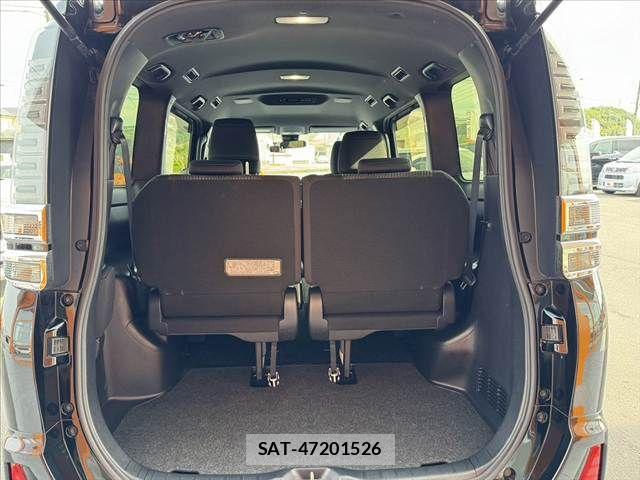 Toyota VOXY 2018-11 8369668-19