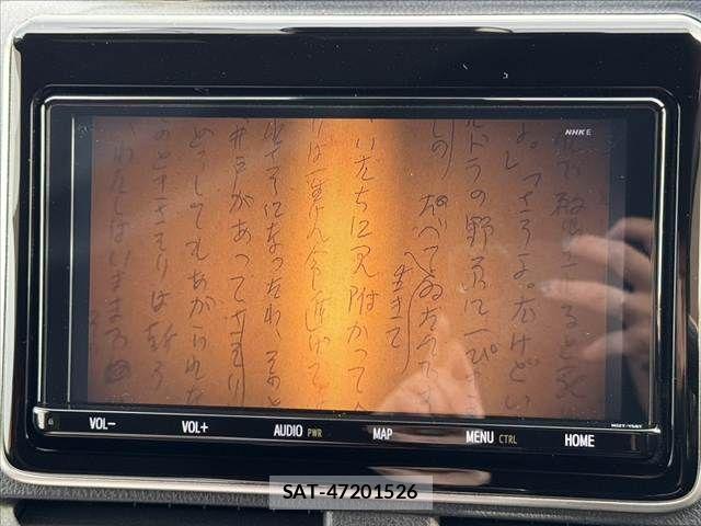 Toyota VOXY 2018-11 8369668-21