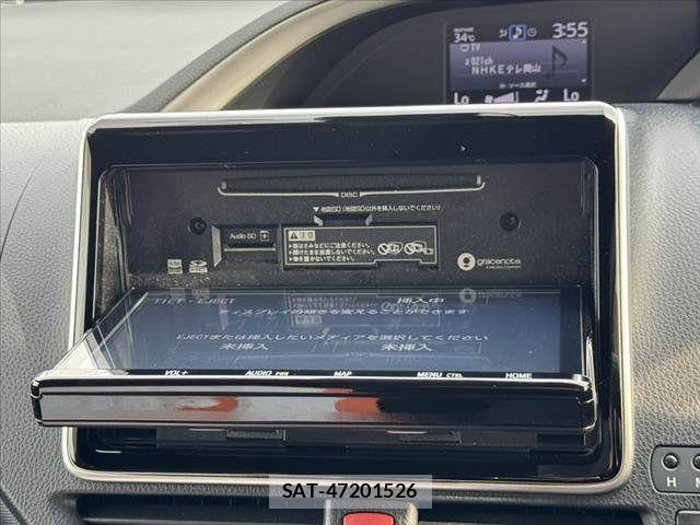 Toyota VOXY 2018-11 8369668-23