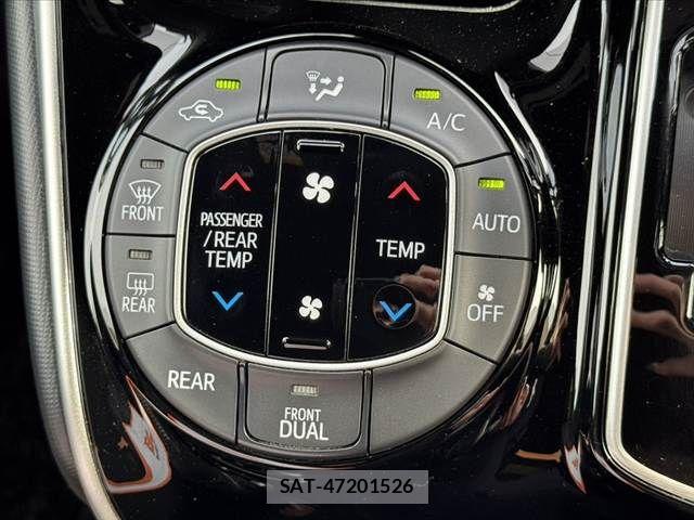 Toyota VOXY 2018-11 8369668-24