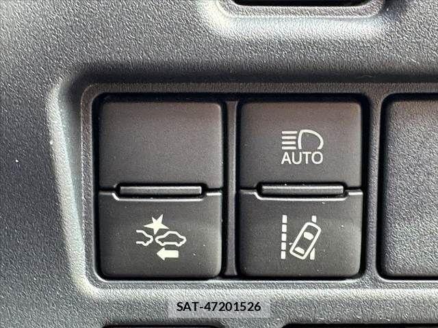 Toyota VOXY 2018-11 8369668-4