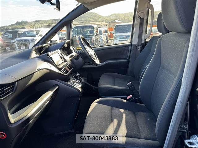 Toyota VOXY 2014-06 8369678-17