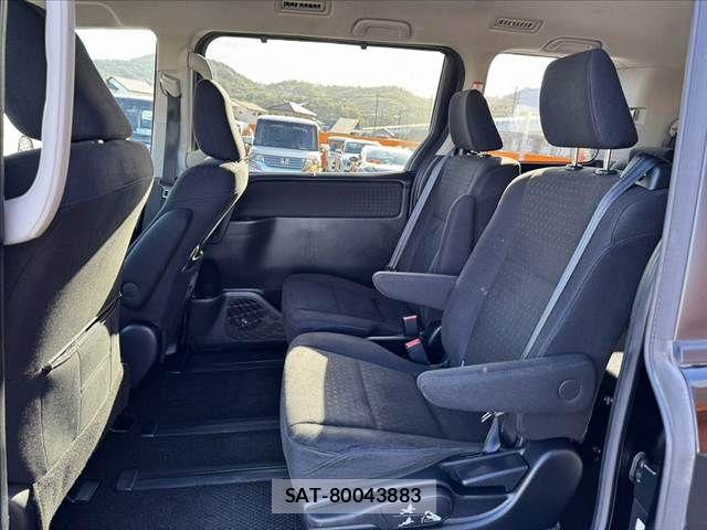 Toyota VOXY 2014-06 8369678-18