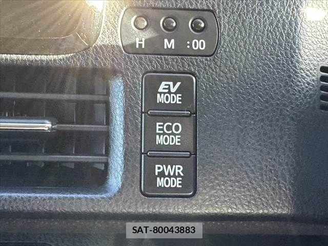 Toyota VOXY 2014-06 8369678-24