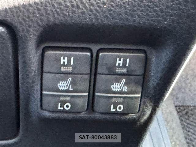 Toyota VOXY 2014-06 8369678-29
