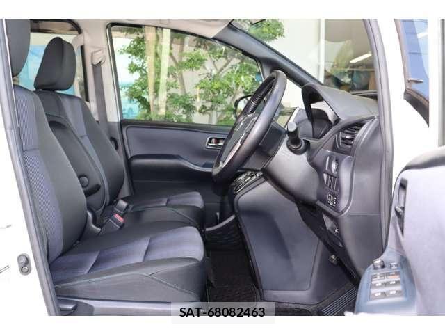 Toyota VOXY 2015-12 8369675-18