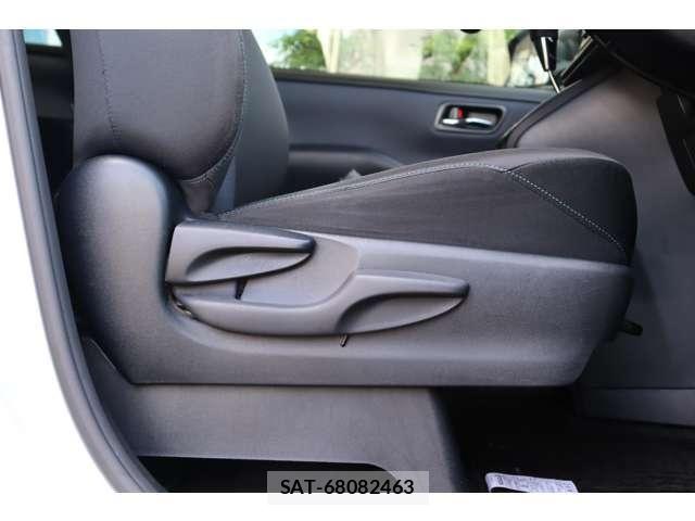 Toyota VOXY 2015-12 8369675-19