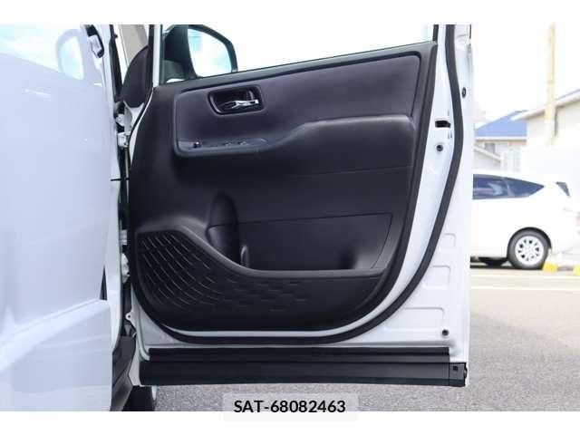 Toyota VOXY 2015-12 8369675-22