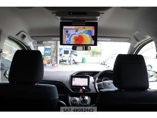 Toyota VOXY 2015-12 8369675-29