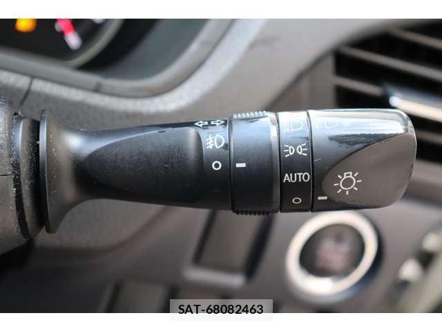 Toyota VOXY 2015-12 8369675-8