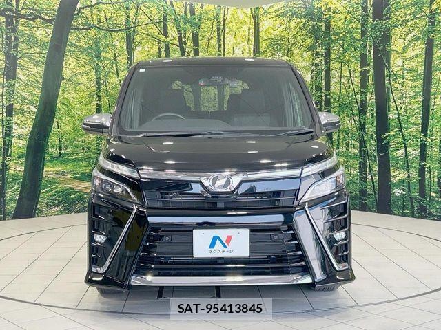 Toyota VOXY 2019-03 8369660-14