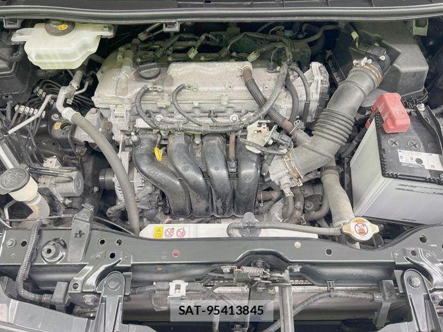 Toyota VOXY 2019-03 8369660-17
