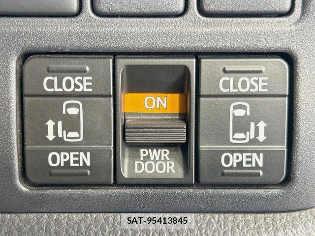 Toyota VOXY 2019-03 8369660-5