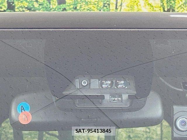 Toyota VOXY 2019-03 8369660-6