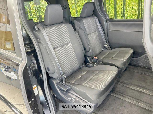 Toyota VOXY 2019-03 8369660-8