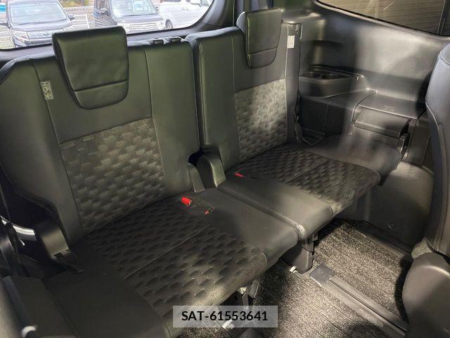 Toyota VOXY 2022-04 8369648-9