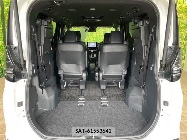 Toyota VOXY 2022-04 8369648-10