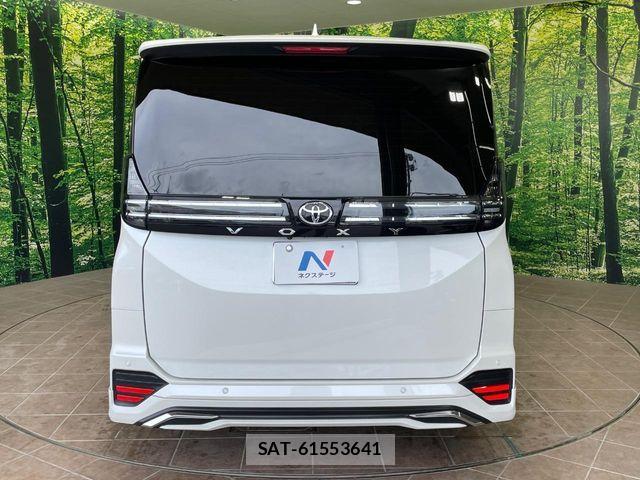 Toyota VOXY 2022-04 8369648-15