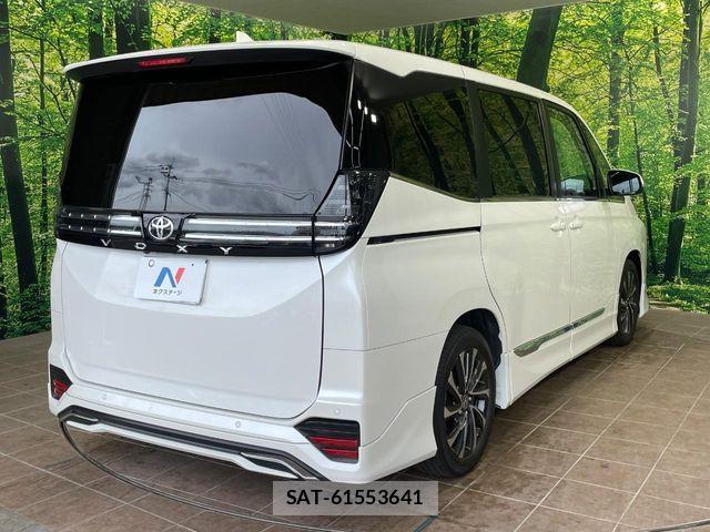 Toyota VOXY 2022-04 8369648-17