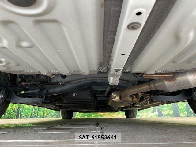 Toyota VOXY 2022-04 8369648-19