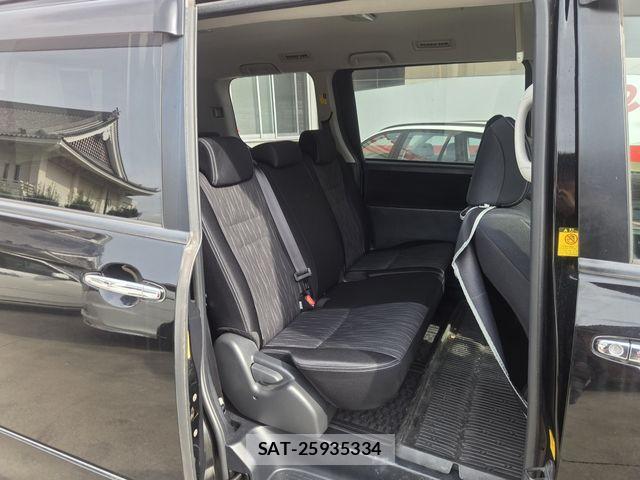 Toyota VOXY 2012-09 8369686-13