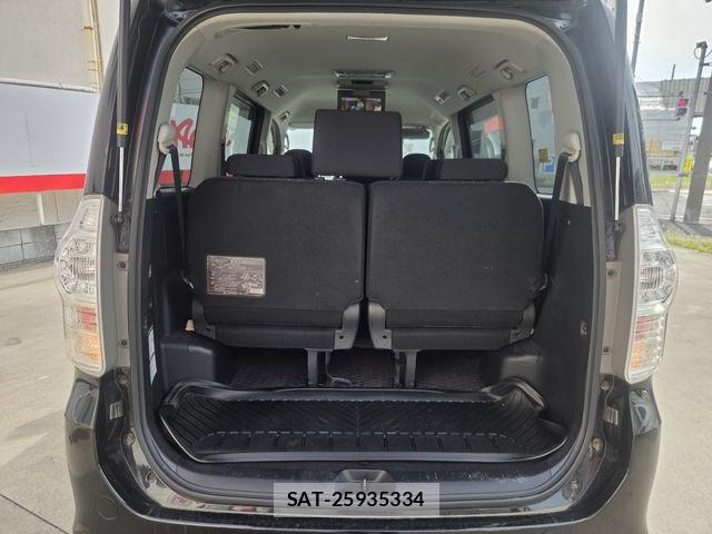 Toyota VOXY 2012-09 8369686-15