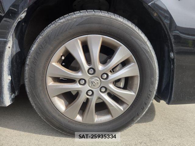 Toyota VOXY 2012-09 8369686-21