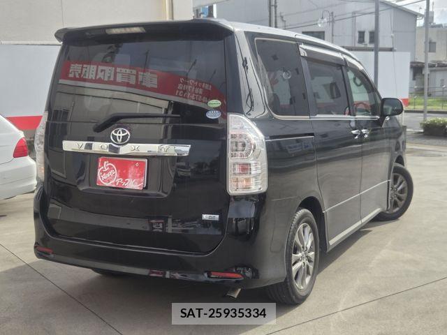 Toyota VOXY 2012-09 8369686-2