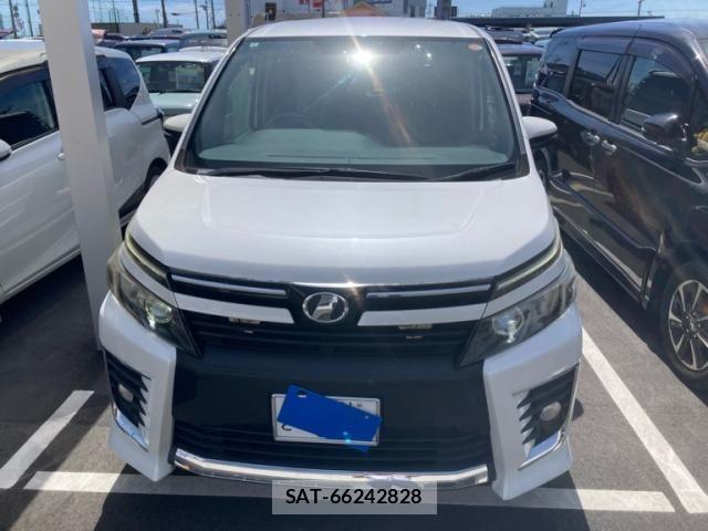 Toyota VOXY 2014-03 8369684-0