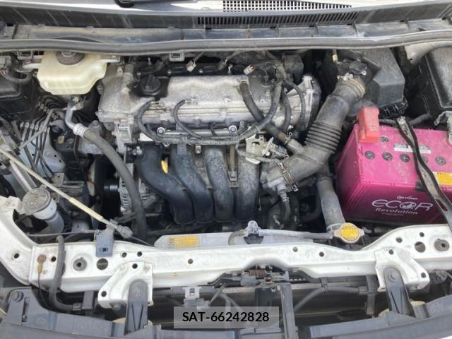 Toyota VOXY 2014-03 8369684-5
