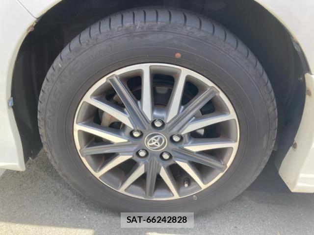 Toyota VOXY 2014-03 8369684-6