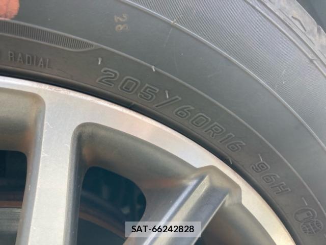 Toyota VOXY 2014-03 8369684-7