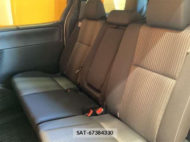 Toyota VOXY 2019-07 8369661-12