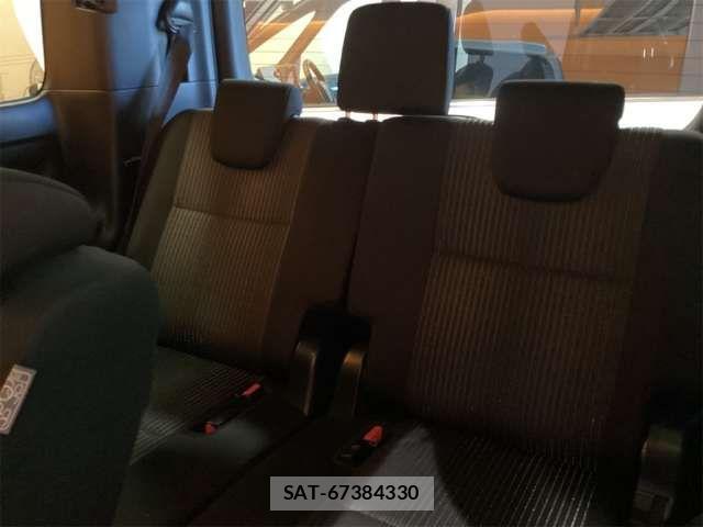 Toyota VOXY 2019-07 8369661-13