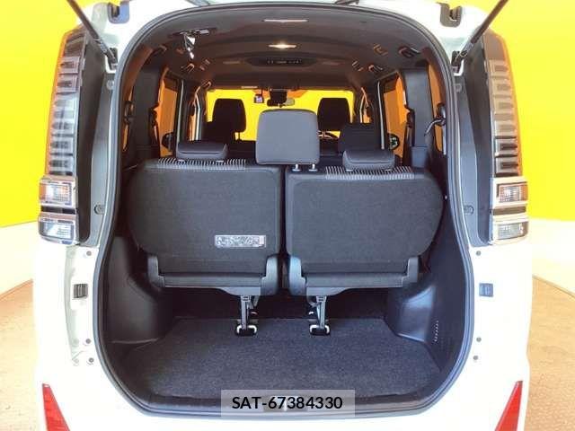 Toyota VOXY 2019-07 8369661-14