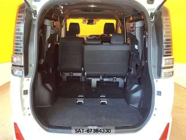 Toyota VOXY 2019-07 8369661-15