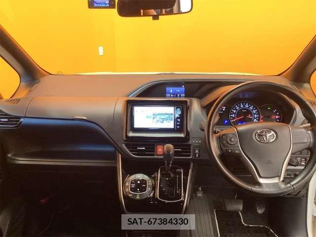 Toyota VOXY 2019-07 8369661-18