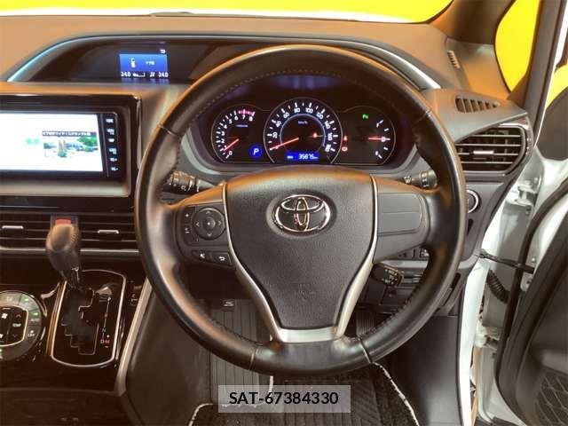 Toyota VOXY 2019-07 8369661-19