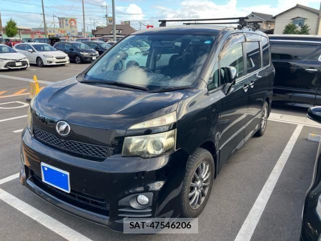 Toyota VOXY 2011-08 8369695-0