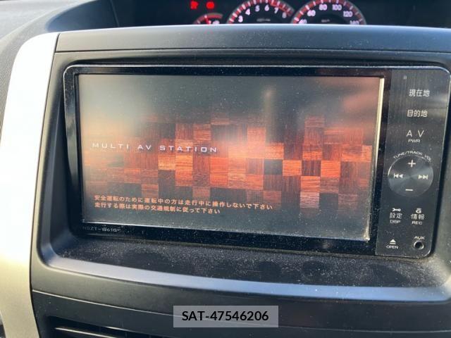 Toyota VOXY 2011-08 8369695-21