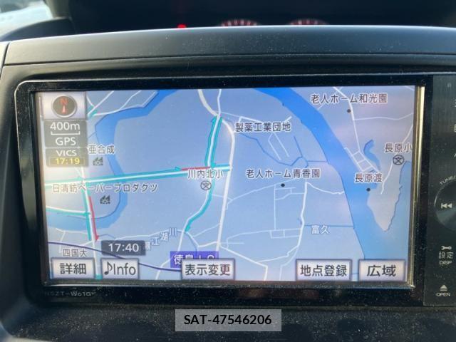 Toyota VOXY 2011-08 8369695-24
