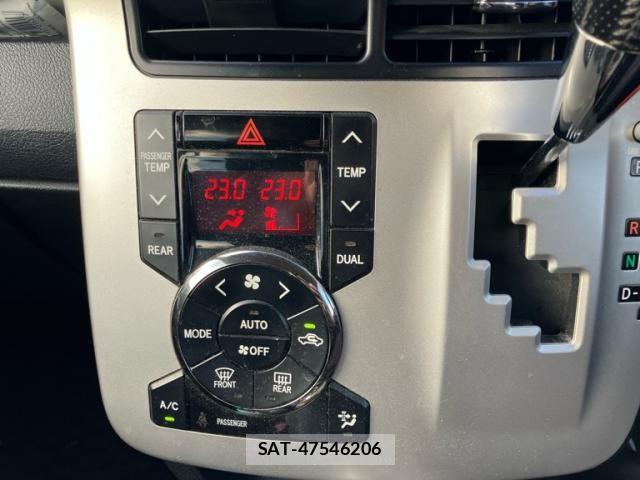 Toyota VOXY 2011-08 8369695-25