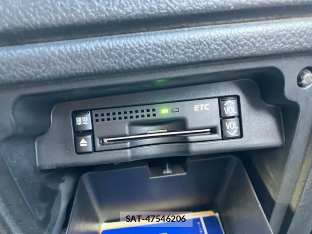 Toyota VOXY 2011-08 8369695-28