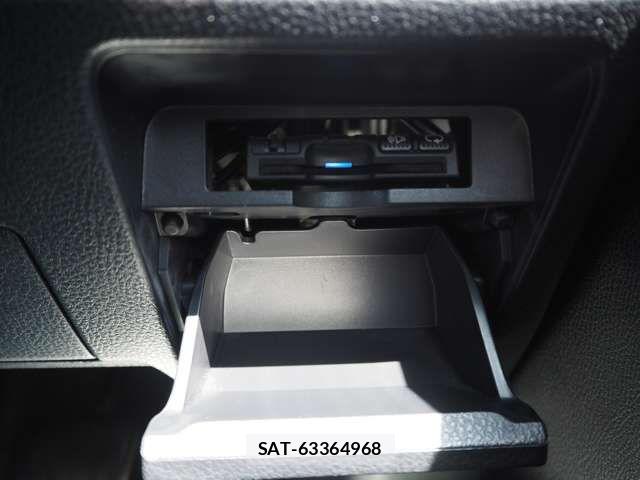 Toyota VOXY 2018-05 8369672-15