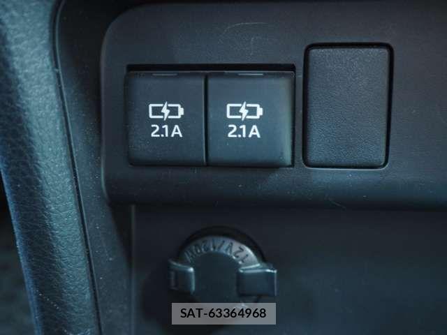 Toyota VOXY 2018-05 8369672-17